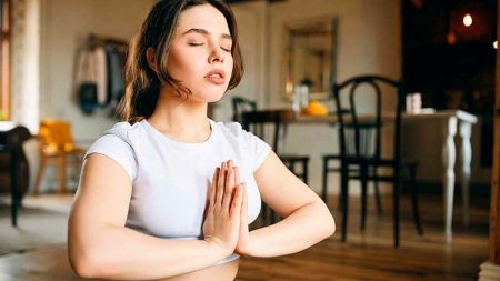 20569f5d0faba816c38d545a117ba462 Despertar el Cuerpo Rotando con Manu Yoga de Vida - HitLive