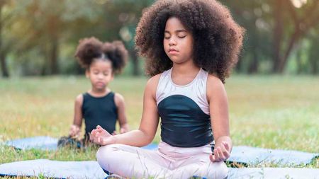 b7005fb8bd3af68714a87b8c32212ec4 Despertar el Cuerpo Rotando con Manu Yoga de Vida - HitLive