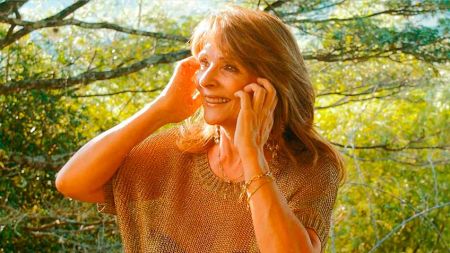 d3894d536559bdcb6b5d7d6ec2c0934f El Camino - Issa Santos - HitLive